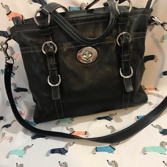 Coach Handbags - Black leather Coach crossbody bag “Chelsea”